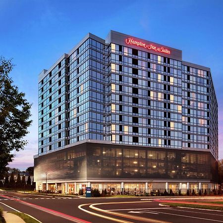 Hampton Inn & Suites Teaneck/Glenpointe Екстериор снимка