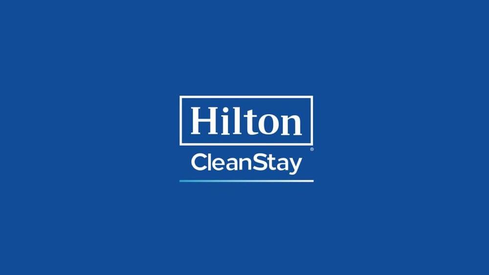 Hampton Inn & Suites Teaneck/Glenpointe Екстериор снимка