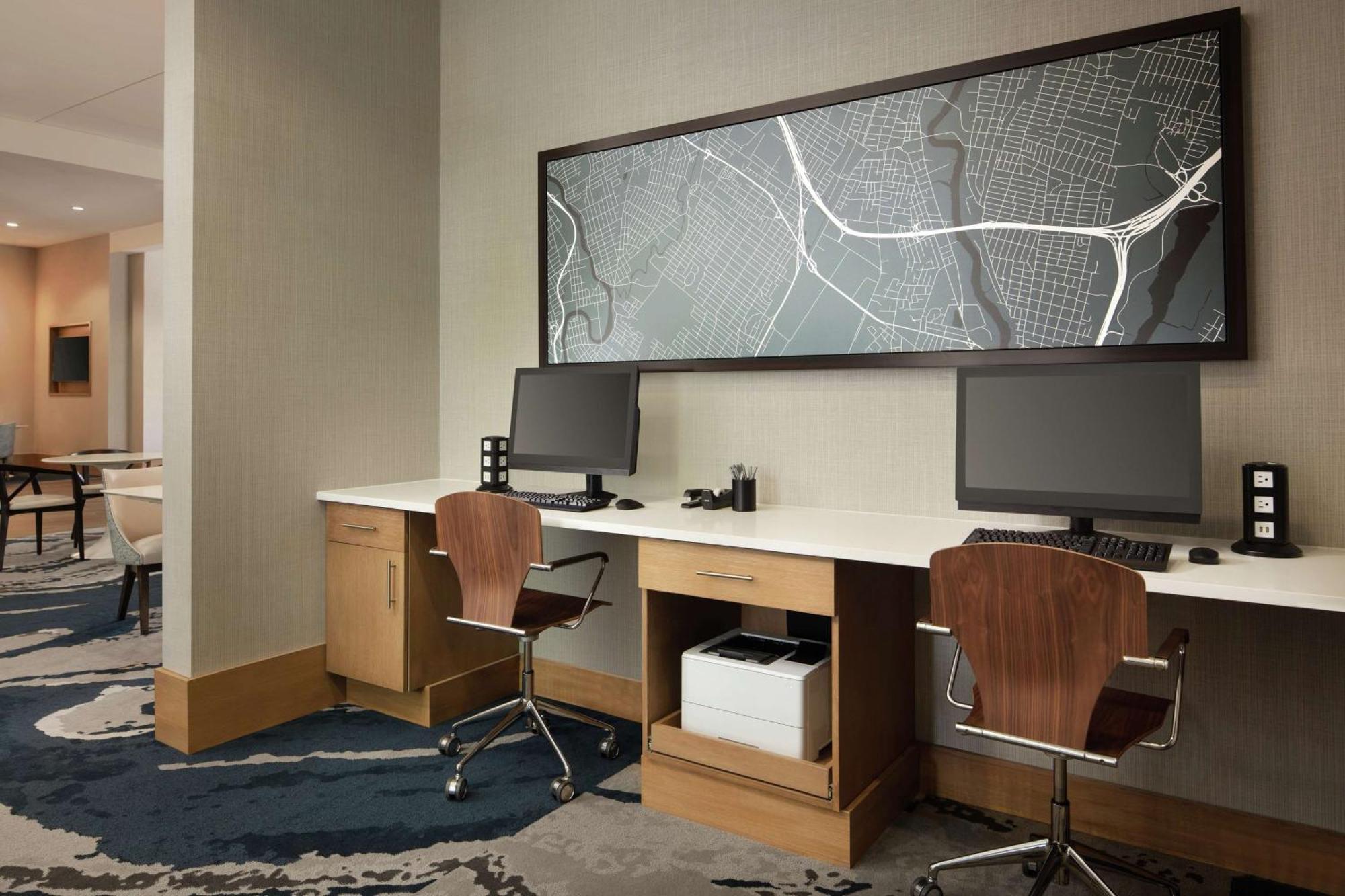 Hampton Inn & Suites Teaneck/Glenpointe Екстериор снимка