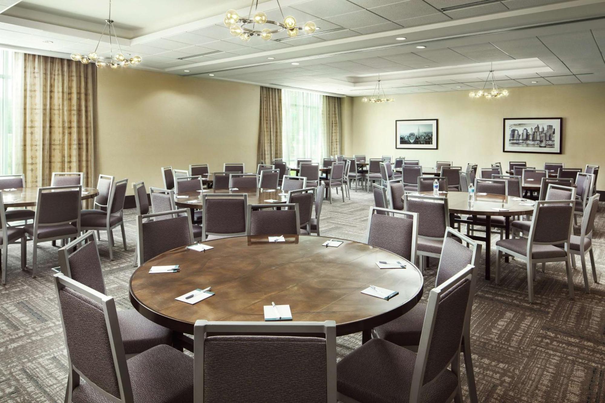 Hampton Inn & Suites Teaneck/Glenpointe Екстериор снимка