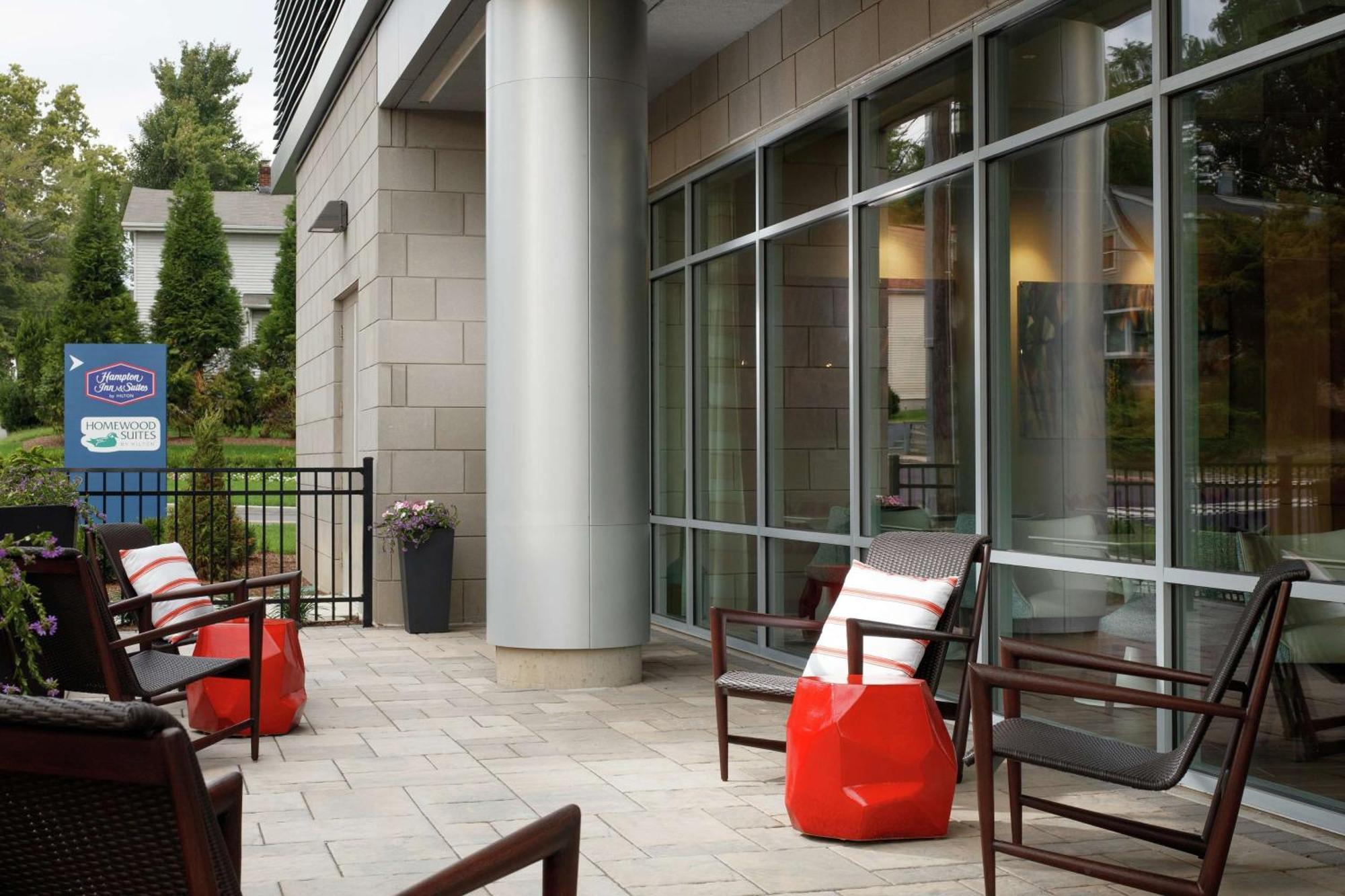 Hampton Inn & Suites Teaneck/Glenpointe Екстериор снимка