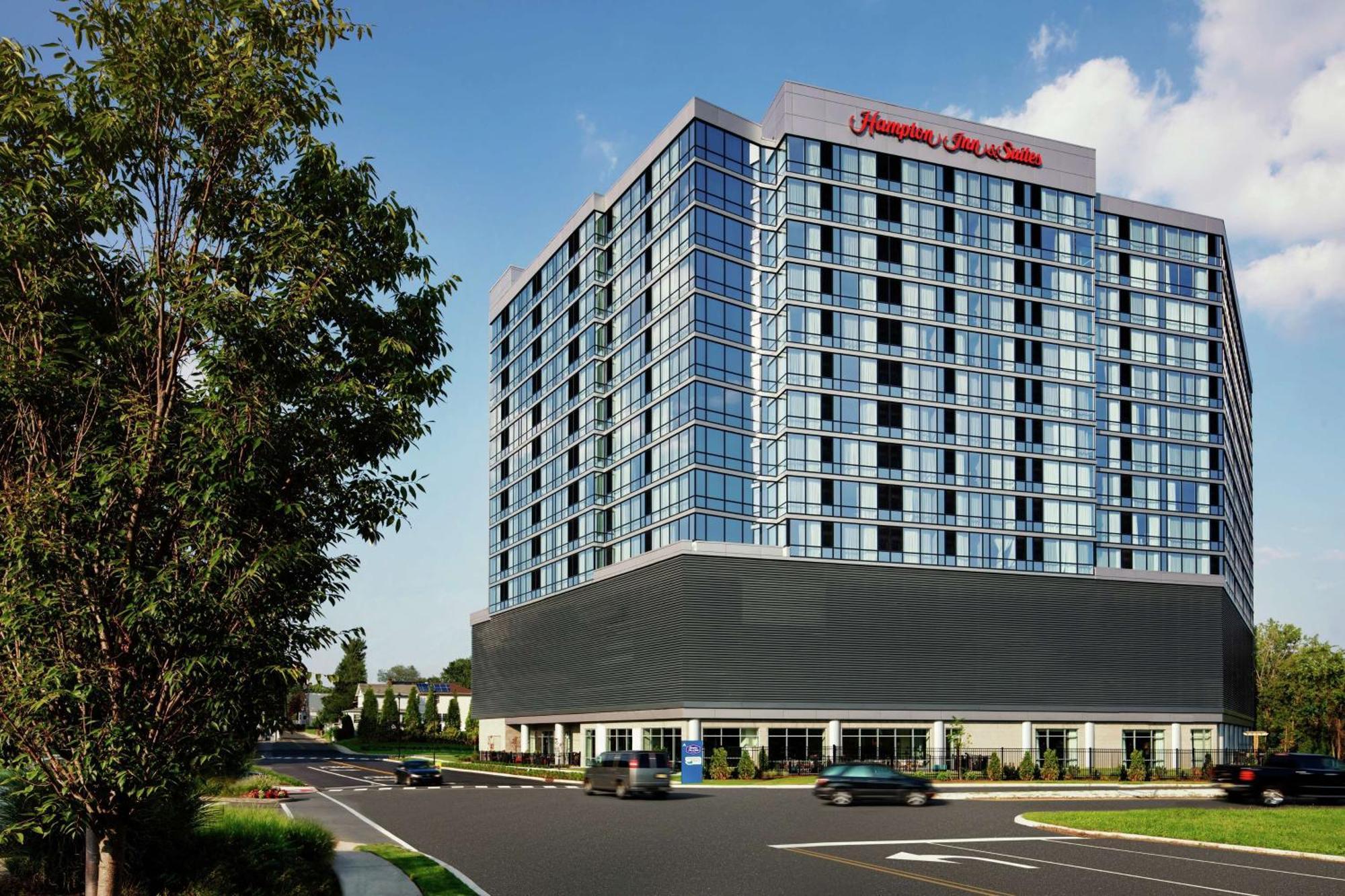Hampton Inn & Suites Teaneck/Glenpointe Екстериор снимка